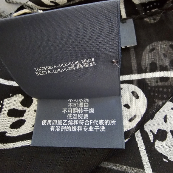 Alexander McQueen Skull Silk Scarf Black - Picture 6 of 6